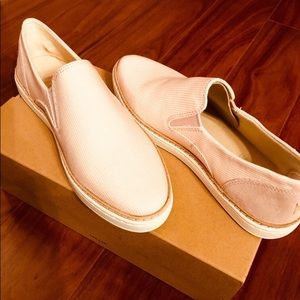 BRAND NEW!! UGG Adley Stripe Slip-on Sneaker